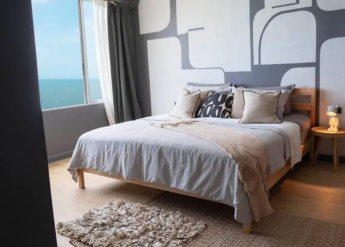 Tranquil Artist Room Ocean View Peaceful Escape